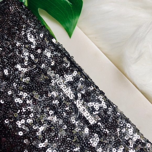 victoria secret silver sequin clutch /makeup bag - Picture 3 of 4